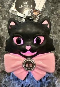 Bath & Body Works Halloween leuchtende gruselige schwarze Katze PocketBac Desinfektionsmittelhalter - Bild 1 von 3