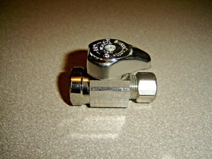 BrassCraft, G2R17X C1,1/2" FIP x 3/8" Druckauslass 1/4-Umdrehung gerades Ventil - Bild 1 von 3