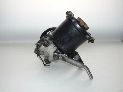 1998-2001 Subaru Impreza 2.5 RS GC8 bomba de dirección asistida y tanque de depósito Foto 1 de 4