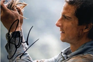 MAN Vs WILD/MISSION SURVIVE: BEAR GRYLLS SIGNED 6x4 ACTION PHOTO+COA - Bild 1 von 1
