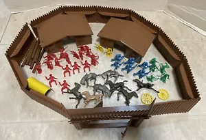 Fort Cheyenne #848 Giant Fort and Western Play Set Vintage - Picture 1 of 6