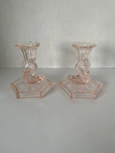 Rosa Glas Koi Fisch Kerzenständer Pressglas Kerzenhalter Vintage 4" hoch - Bild 1 von 8