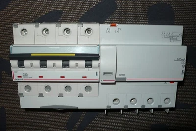 DISJONCTEUR 409362 DIFFERENTIEL 410628 TETRA. LEGRAND DX3 80A 300mA AC, 80AMPERE - Photo 1/4