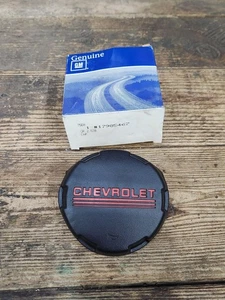 NOS 1988-1994 CHEVY SILVERADO SUBURBAN SIERRA BLAZER HORN CAP OEM 17985467 GM - Picture 1 of 16