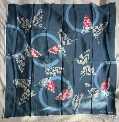 Japón Hanae Mori Mariposa Seda Cabeza/Cuello Bufanda Medida 31 X 31 pulgadas Foto 1 de 4
