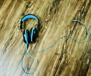 Blue Cord Headphones - Picture 1 of 2