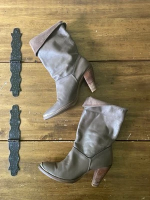 Vintage 70s 80s Dingo High Heel Leather Cowboy Boots Tan 8 Gold Pointed Toe - Image 1 of 4