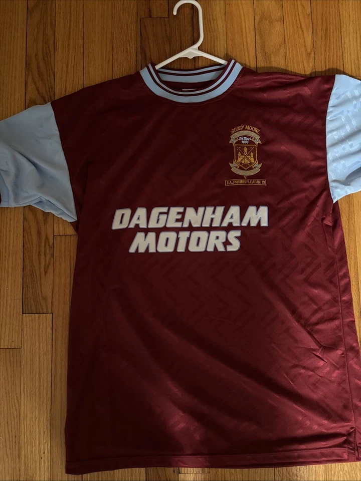 Jersey West Ham (Kit) - Bobby Moore #6 - Grande - Nuevo con etiquetas - Bordado/Cosido Foto 1 de 4