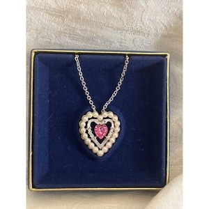 Collana con ciondolo cuore caro Avon finta perla rosa strass tono argento vintage - Foto 1 di 5