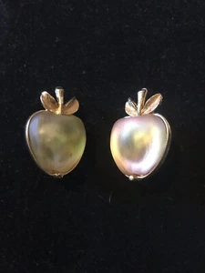 Sarah Coventry Costume Jewelry Signed Apple Earrings Clip On - Picture 1 of 7