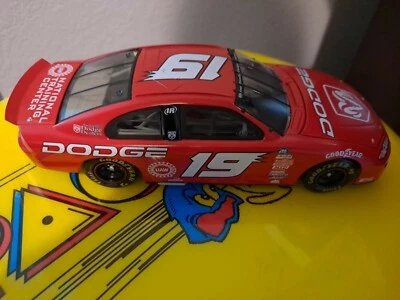 #19 Dodge Show Car 2000 Intrepid R/T Production Quantity Will Not Exceed... - Image 1 of 4