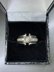 0.68ct Round Diamond Engagement Ring 18ct white gold - Picture 1 of 6