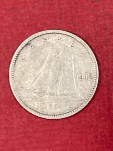  1942 Canada 10 Cent Silver Coin Circulated - Picture 1 of 2