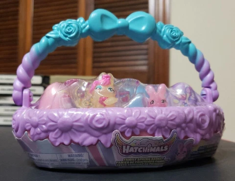 Hatchimals Colleggtibles- Bunny Family Spring Basket - NEW and Sealed Cover