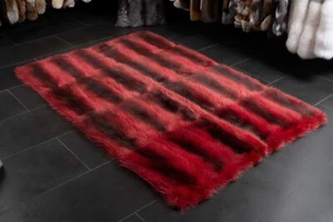 1548 Kanadischer Waschbär Fellteppich in Rot - Wildware Echtpelz Pelzteppich - Picture 1 of 9