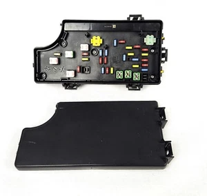 🏅 2008 2009 Jeep Patriot Compass Dodge Caliber TIPM Fuse Relay Box 68028007  🏅 - Picture 1 of 12