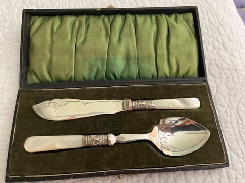 Antique English Silverplate EPNS Serving Knife & spoon mother of pearl handles Cover