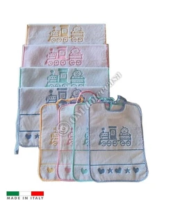 Set Asilo Scuola Materna Bavaglia più Salvietta Trenino 100% Cotone - Foto 1 di 5
