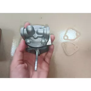 Bomba de combustible 128270-52010 para Yanmar 3TN66 3TNE68 3T84 2GM20 3GM30 3HM35 3D75 3D84 - Imagen 1 de 3