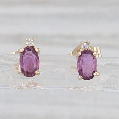 Brincos ovais de ouro amarelo 14k com diamante rubi 0,60 ctw - Imagem 1 de 4