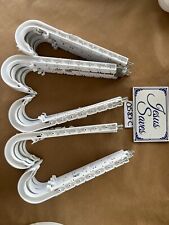 Lot of 26 Sioux Chief 553/6w  White 1-1/2'' Pipe Hangers      0583c