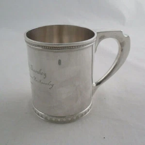 TIFFANY PLATA ESTERLINA BEBÉ TAZA MANGO ESCUDO BANDA DENAOULEY 1902 Antiguo - Imagen 1 de 7