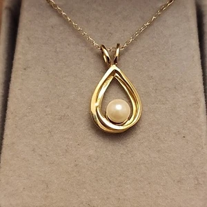 14K Yellow Gold Cultured Pearl Pendant w/ 16" Chain And Box - Imagen 1 de 7