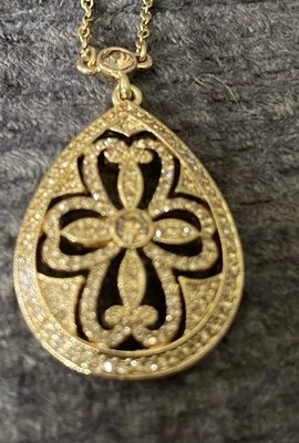 NUEVO Raro Collar Dorado Colgante Lágrima Detalle Bisel Pavé Carolee-NUEVO CON ETIQUETAS CON BOLSA Foto 1 de 4