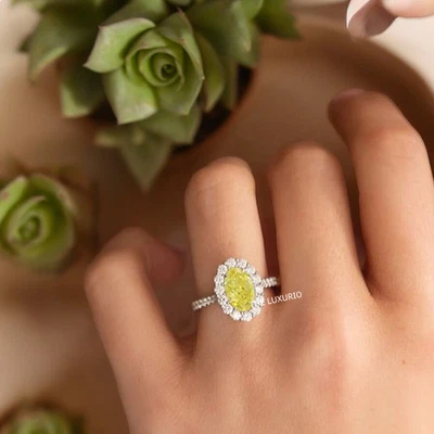 2.20 Carat 14k White Gold Diamond Ring Fancy Intense Yellow IGI Ovel  Lab Grown - Image 1 of 4