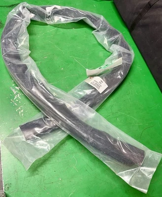 GENUINE NOS INTERNATIONAL 2201821C2 ENTRY DOOR SEAL 🚍FREE SHIPPING🚍 - Image 1 of 4