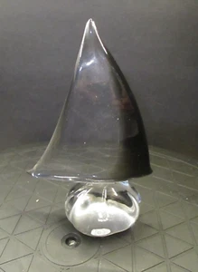 Arte Murano Ice T Segelboot ohne Beschädigungen klar mit schwarzem Rand am Segel  - Bild 1 von 2