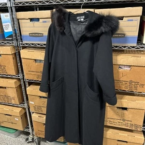 Abrigo Steve by Searle para mujer con ribete de piel con botones negro talla 8. Sh - Imagen 1 de 6
