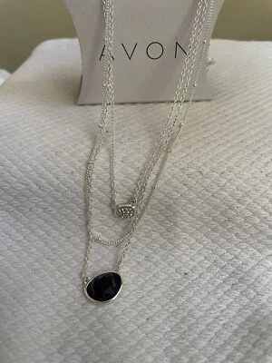 Nuevo en caja Collar Avon 2019 con acento de piedra en capas Avon Foto 1 de 3