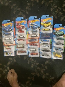 Hot Wheels/Matchbox 26 car/vehicle lot see list in description - Picture 1 of 6
