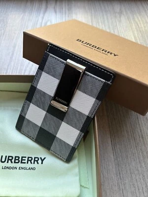 Estuche para tarjetas con clip para dinero y cheques Burberry marrón abedul oscuro 80651611 para hombre Foto 1 de 4
