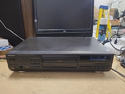 Technics SL-PG590 CD Player  - Image 1 of 4