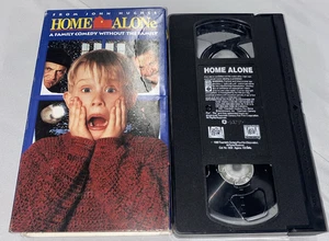 Home Alone VHS Tape 1990 Christmas Classic - Picture 1 of 17