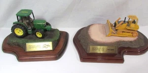 LOT 2 JOHN DEERE FIGUREN TPC AT DEERE RUN INAUGURAL YEAR 2000, 1999 Bulldozer + - Bild 1 von 6