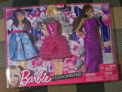 Nuevo BARBIE FASHIONISTAS 3 Trajes de Vida Nocturna con Accesorios N4855 Fecha 2011 Caja Foto 1 de 4