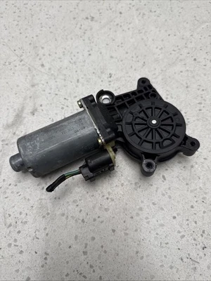 2001-2005 BMW 325i 325xi 330i Rear Left Side Power Window Motor 676283620660 OEM - Image 1 of 4