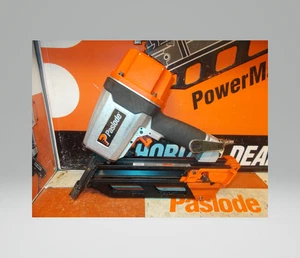 Clavadora neumática compacta Paslode F325R, 513000 - Imagen 1 de 7