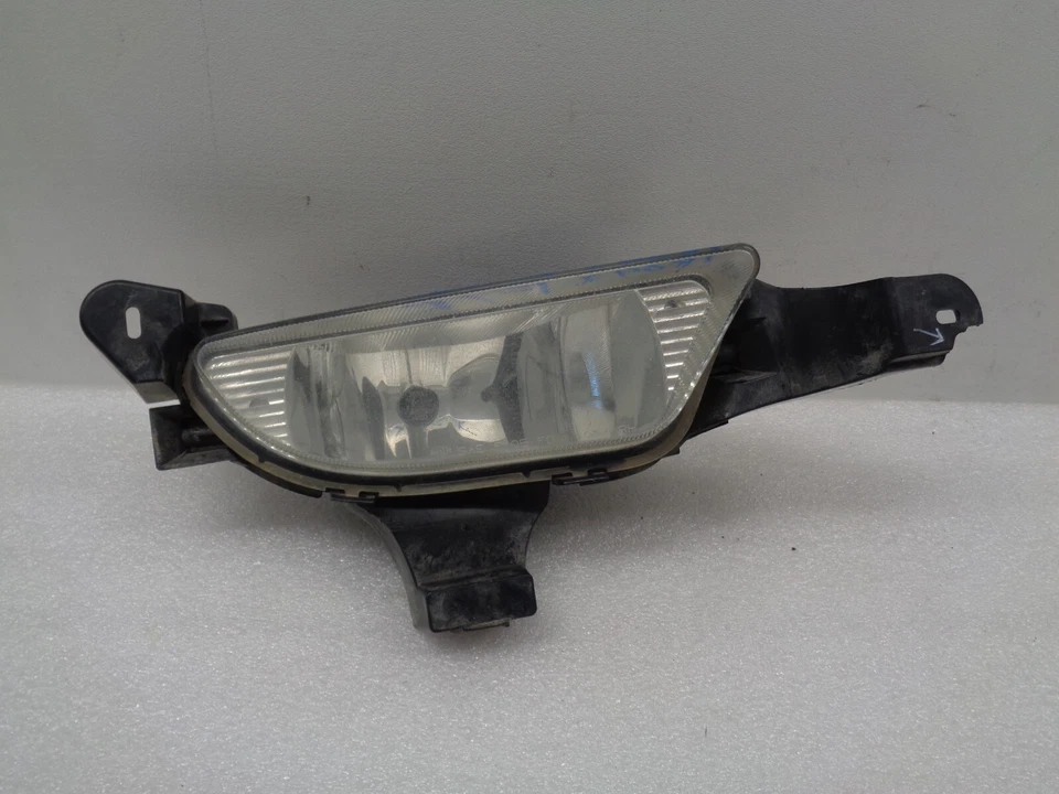 Faro antiniebla derecho Ford Fivecient Passenger 2005-2007 OEM AK2008121 Foto 1 de 4