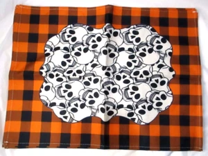 Durio 4 Pc. Halloween Placemats Checked & Skulls New - Picture 1 of 2