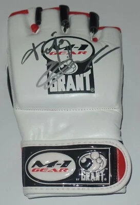 GUANTE FEDOR EMELIANENKO FIRMADO AUTO'D M-1 SUBVENCIÓN GLOBAL CERTIFICADO DE AUTENTICIDAD BELLATOR ORGULLO FC Foto 1 de 4