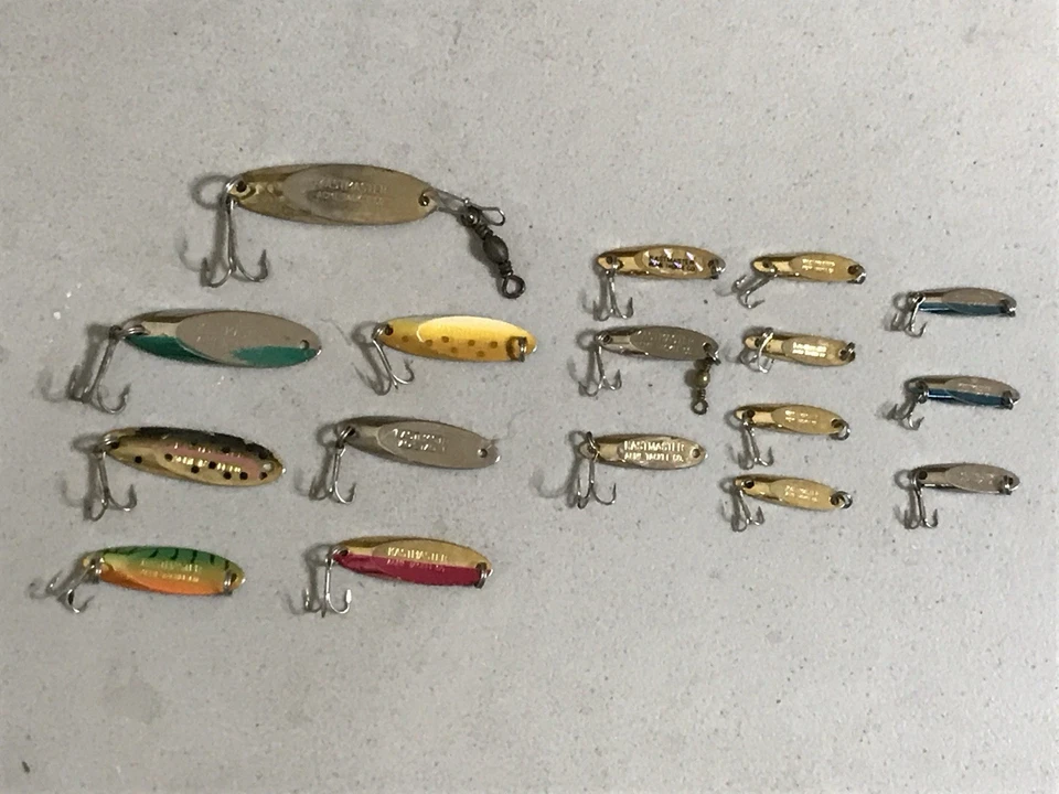 Lote misto antigo de 17 iscas para pesca de truta Kastmaster 1,25” - 2,5” - Imagem 1 de 4