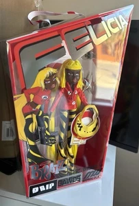 Muñeca Felicia de diseñador Bratz x Mowalola edición especial con 2 trajes en caja original - Imagen 1 de 4