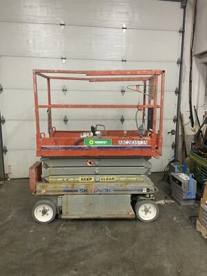 2012 SKYJACK SJ3219 19’ ELECTRIC RUNABOUT SCISSOR DRIVABLE MAN LIFT - Image 1 of 4