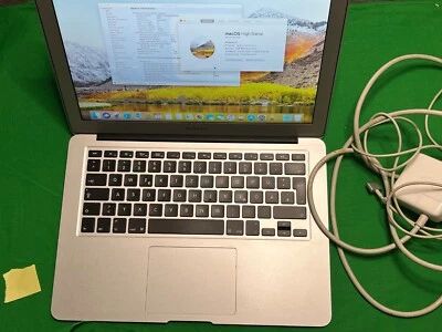 Apple MacBook Air 13 Zoll (128GB SSD, Intel Core i5 , 4GB RAM ) Cycle: 189 / GUT - Bild 1 von 4