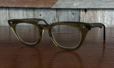 Винтажные оливковые прозрачные защитные очки Bausch & Lomb крест Wellington 5-1/2 - Изображение 1 из 4
