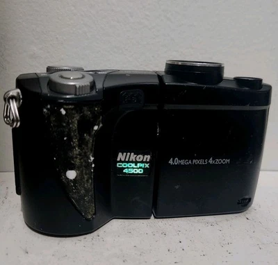 NIKON COOLPIX 4500 4.0 MEGAPIXELS 4X ZOOM DIGITAL CAMERA RARE -  WORKS - Image 1 of 4